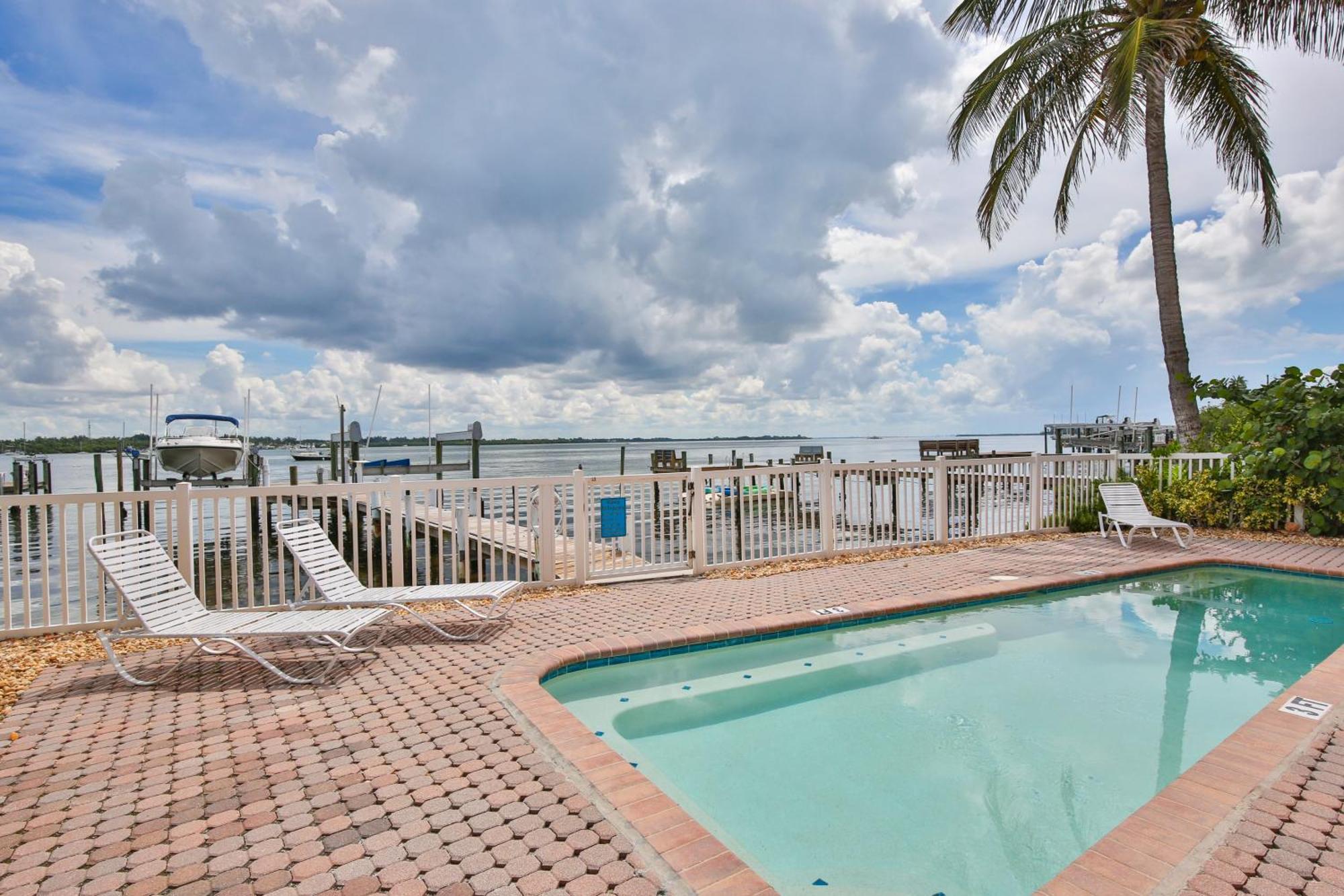 Hibiscus Hideaway B - Top Floor Unit Bradenton Beach Buitenkant foto